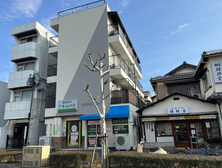 兵庫県西宮市　4階建マンション　大規模改修工事
